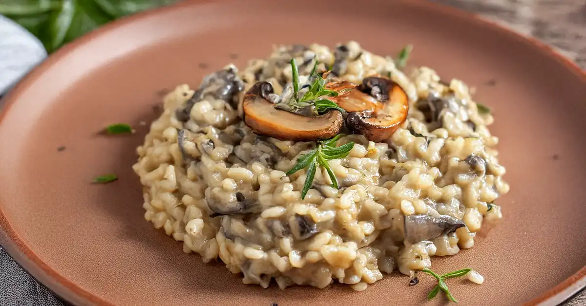 Risotto ai funghi: la ricetta definitiva per porcini e champignon